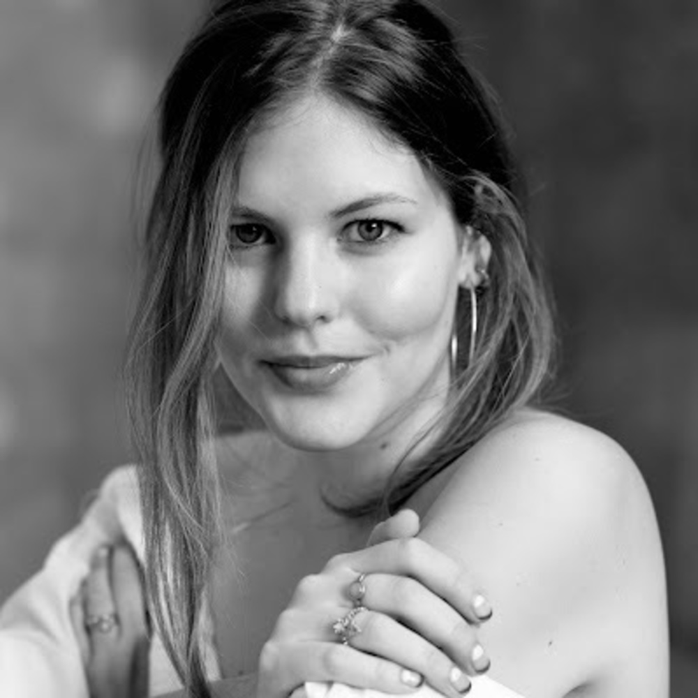 Meet your Posher, Valeria